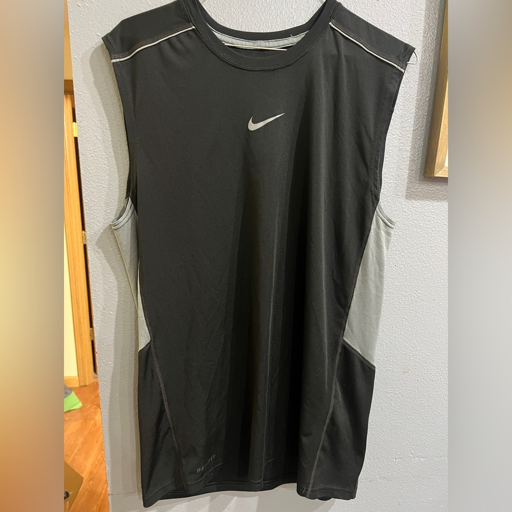 Nike dri fit shirt - Picture 1 of 2